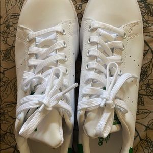 ADIDAS BRAND NEW  Size 10:  WOMEN STAN SMITH